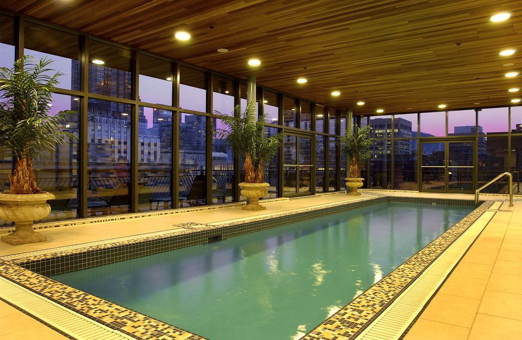 Le Square Phillips Hôtel&suites Montréal