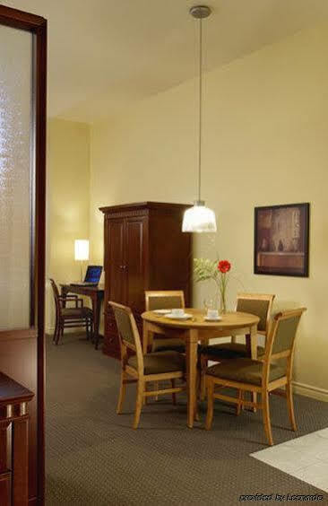 Le Square Phillips Hôtel&suites Hotel Montréal