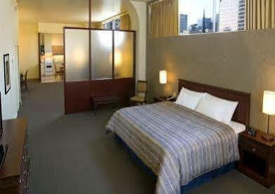 Le Square Phillips Hôtel&suites Hotel